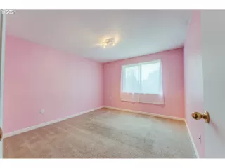 Photo #4: 21383262 Listing