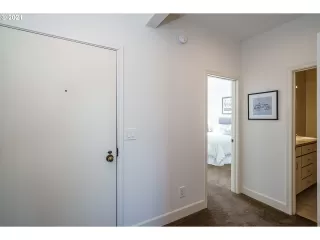 Photo #2: 21383891 Listing