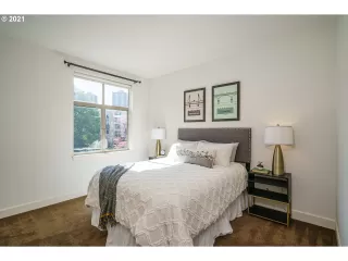 Photo #4: 21383891 Listing