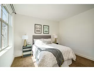 Photo #6: 21383891 Listing