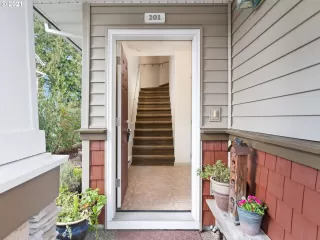 Photo #2: 21384170 Listing