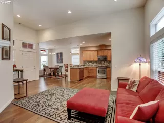 Photo #4: 21384419 Listing