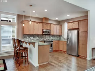 Photo #5: 21384419 Listing