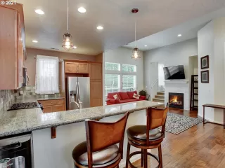 Photo #6: 21384419 Listing