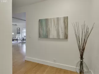 Photo #2: 21385233 Listing