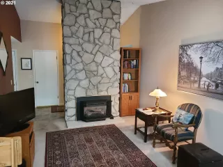 Photo #3: 21385351 Listing