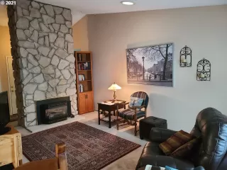 Photo #4: 21385351 Listing