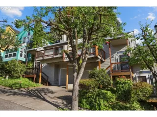 Photo #2: 21385555 Listing