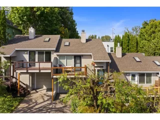 Photo #4: 21385555 Listing