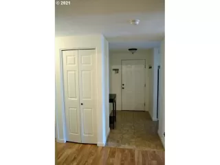 Photo #2: 21385830 Listing