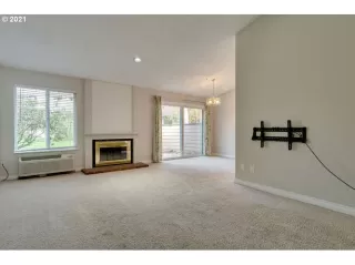 Photo #4: 21385929 Listing