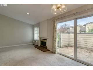 Photo #5: 21385929 Listing