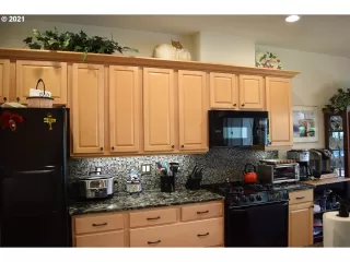 Photo #5: 21385937 Listing