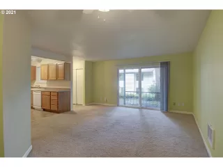 Photo #6: 21386934 Listing