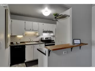 Photo #6: 21387311 Listing