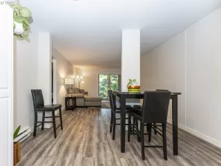 Photo #3: 21387641 Listing