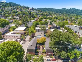 Photo #3: 21387746 Listing