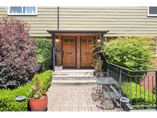 Photo #6: 21387746 Listing