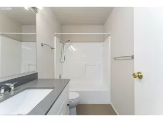 Photo #3: 21387970 Listing