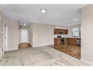 Photo #5: 21388621 Listing