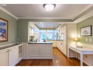 Photo #4: 21389477 Listing 