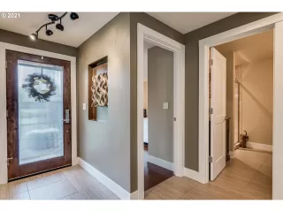 Photo #5: 21390125 Listing