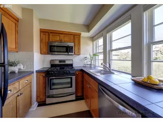 Photo #2: 21390385 Listing 