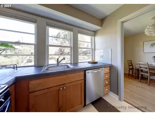 Photo #4: 21390385 Listing 