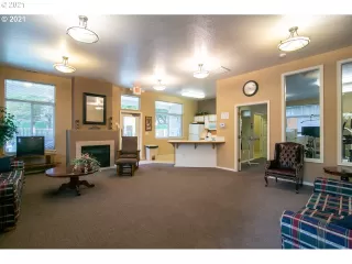 Photo #4: 21391190 Listing