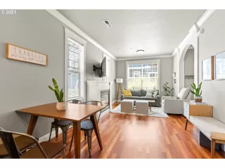 Photo #2: 21391629 Listing