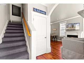 Photo #6: 21391629 Listing