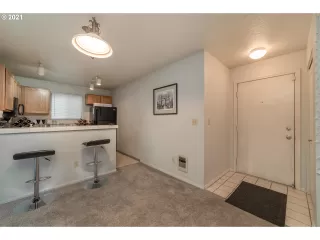 Photo #2: 21391774 Listing