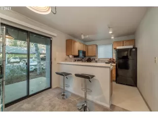 Photo #3: 21391774 Listing