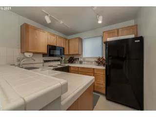 Photo #4: 21391774 Listing