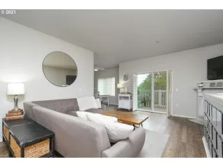 Photo #2: 21391900 Listing