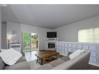 Photo #5: 21391900 Listing