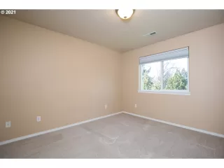 Photo #2: 21392573 Listing