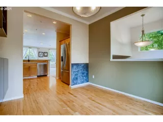 Photo #4: 21392622 Listing