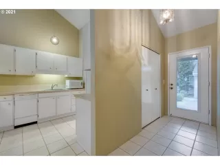 Photo #3: 21392719 Listing