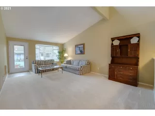 Photo #4: 21392719 Listing