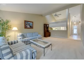 Photo #5: 21392719 Listing