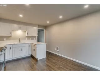 Photo #1: 21392874 Listing