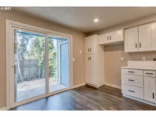 Photo #2: 21392874 Listing