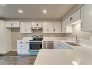 Photo #4: 21392874 Listing