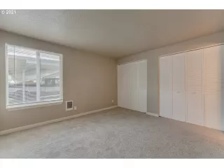 Photo #5: 21392874 Listing