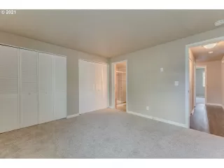 Photo #6: 21392874 Listing