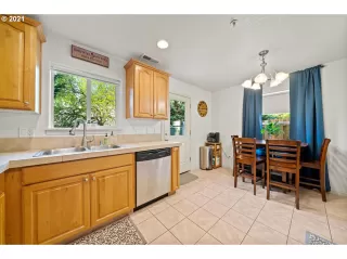 Photo #3: 21392951 Listing