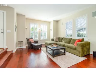 Photo #6: 21392958 Listing