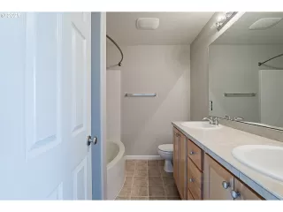 Photo #3: 21393549 Listing 