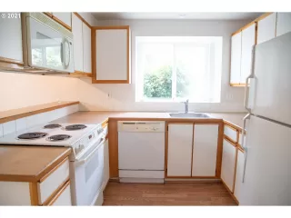 Photo #2: 21393821 Listing